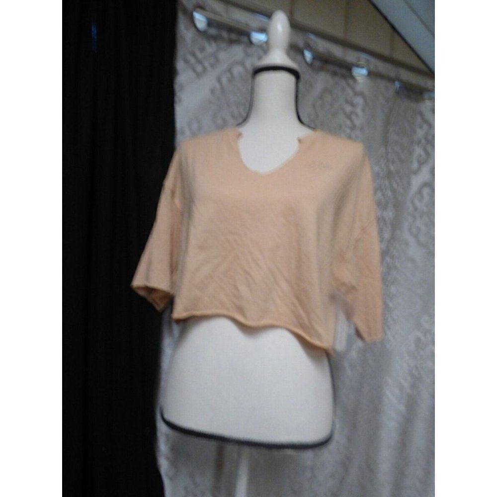 Flirtitude Terra Split Neck, Unfinished Seam Cropped Tee, XS, Blush
